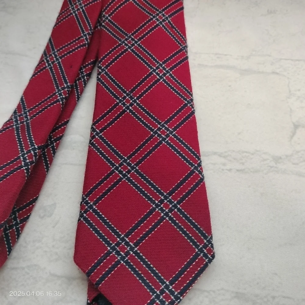 Cremieux Mercer St. Collection Tie Necktie Plaid Red Textured Handmade Flaw